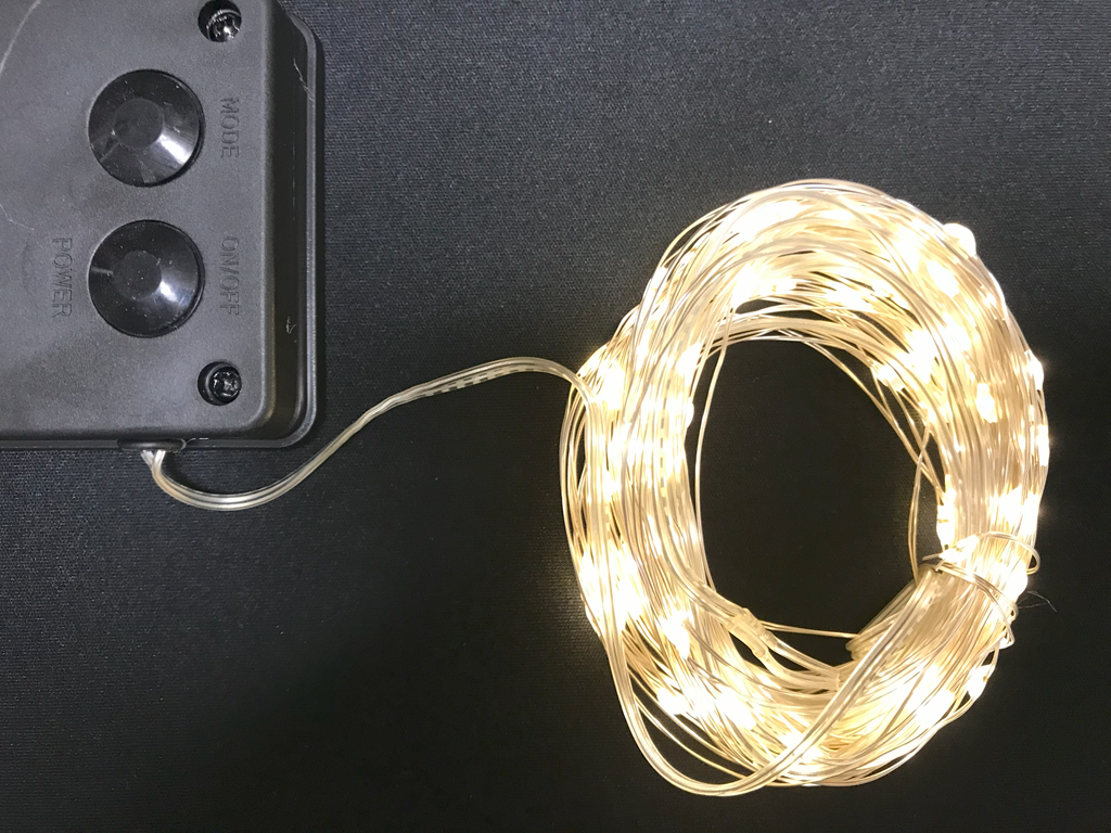 「ソーラー充電式のイルミネーションライト」本体