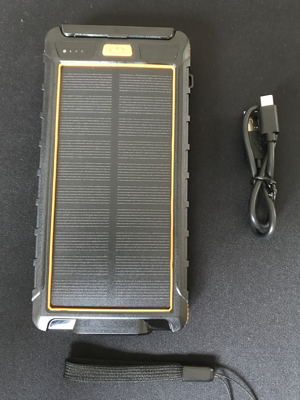 HIDISC製ソーラーパネル付きモバイルバッテリー